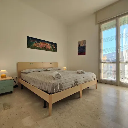 Roma 32 By Tempovacanza Daire Marina dʼAndora