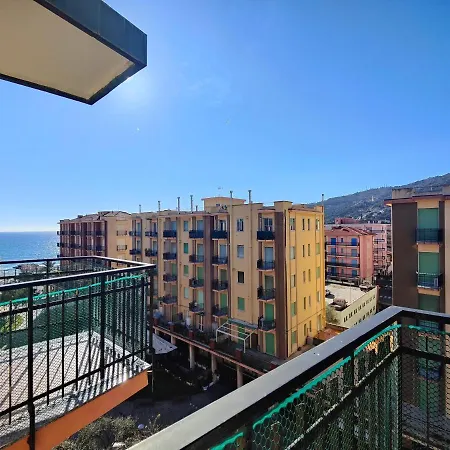 Roma 32 By Tempovacanza Daire Marina dʼAndora