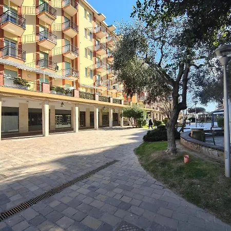 Roma 32 By Tempovacanza Marina dʼAndora