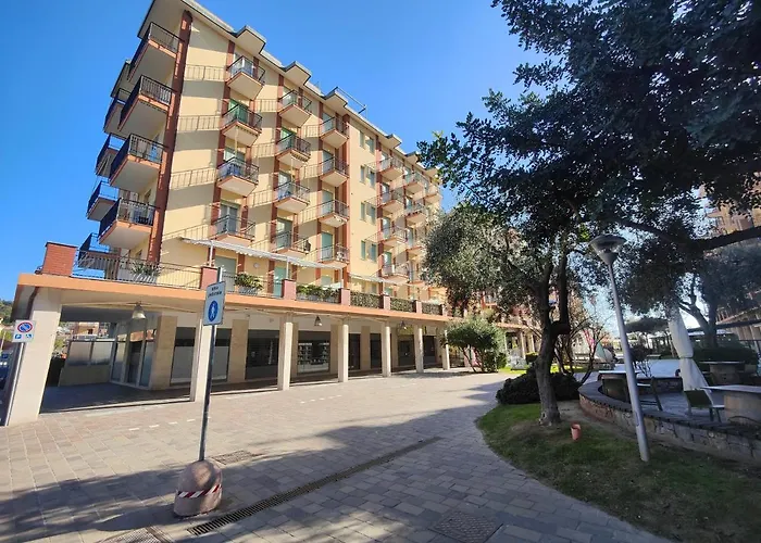 Roma 32 By Tempovacanza Marina dʼAndora